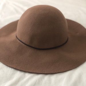 Tan floppy hat